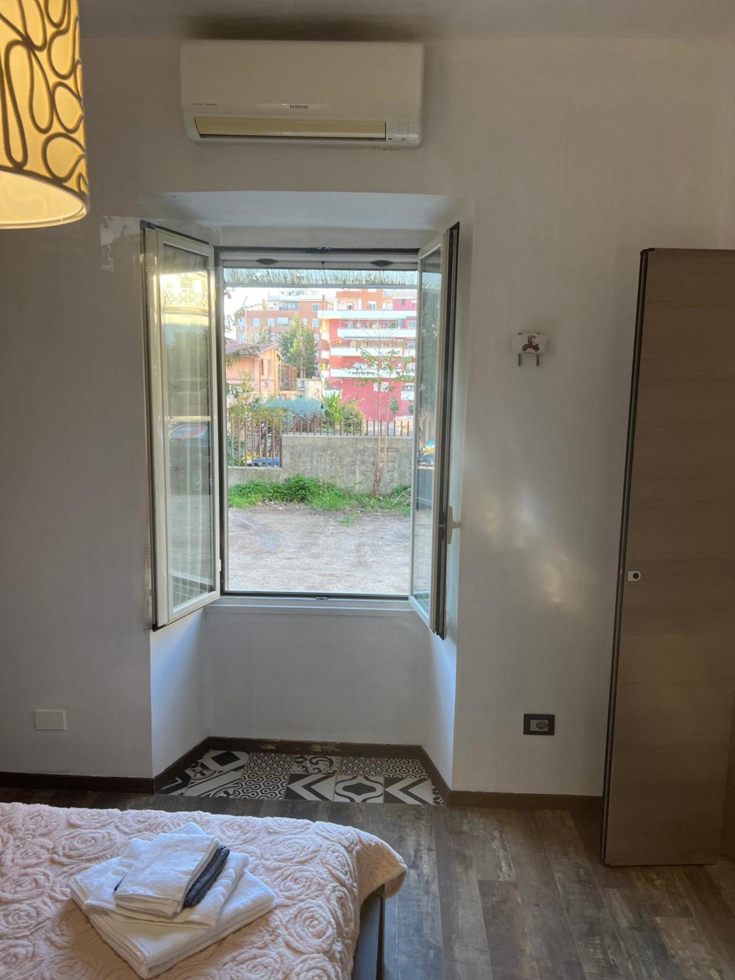 Casa Bravetta - Parking Private Apartment Rome Exterior photo